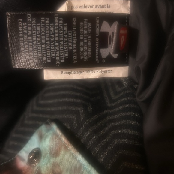 Under Armour M NWOT ski/snowboard pants.. impossible to photograph lol- pattern - Picture 14 of 14